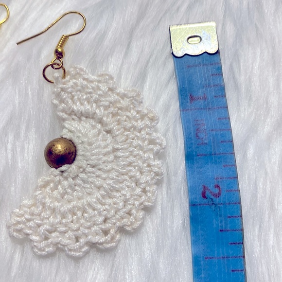 ๐๐ New Handmade Crochet Half Circle White Earrings One Of A Kind ๐๐ ! - Picture 5 of 5